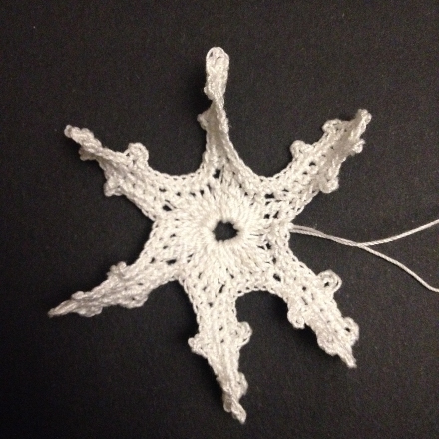 crochet snowflake round 2